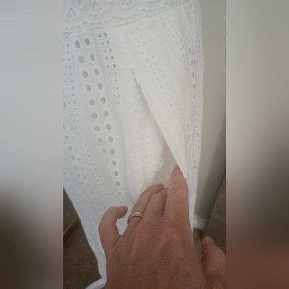 ADELYN RAE Janella Eyelet Lace Maxi Dress In White. Size Small - Picture 13 of 16